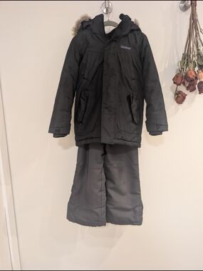 OshKosh B'gosh  - 5T Black Kids Winter Jacket and Snow Pants Set